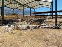 Le village de Thronos en Crète. Fouilles archéologiques de Monastiraki (auteur Olaf Tausch). Cliquer pour agrandir l'image.