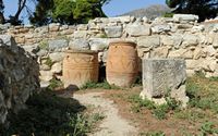 Le village de Tylissos en Crète. Le magasin 1 de la villa minoenne A. Cliquer pour agrandir l'image.