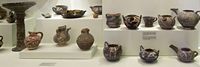 Le village de Tympaki en Crète. Céramiques de Kamares au Musée archéologique d'Héraklion (auteur Zde). Cliquer pour agrandir l'image.