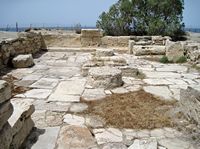 Le village de Tympaki en Crète. Le temple C du site de Komos (auteur Olaf Tausch). Cliquer pour agrandir l'image.