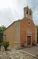 Le village de Vamos en Crète. Le catholicon du monastère Saint-Georges à Karydi. Cliquer pour agrandir l'image.
