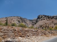 Le village de Zaros en Crète. Les gorges de Vorizia vues depuis la route (auteur C. Messier). Cliquer pour agrandir l'image.