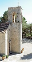 Le village de Zaros en Crète. Clocher du monastère de Vrondissi. Cliquer pour agrandir l'image.