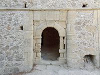 Le village de Ziros en Crète. L'entrée de la forteresse de Voïla (auteur Olaf Tausch). Cliquer pour agrandir l'image.