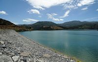 La ville d’Agia Fotini en Crète. Le barrage des Rivières près d'Amari. Cliquer pour agrandir l'image.
