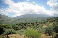 La ville d’Agia Fotini en Crète. Le nord de la vallée d'Amari vu depuis Meronas. Cliquer pour agrandir l'image.