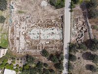Le site archéologique de Gortyne en Crète. Vue aérienne de la basilique de Mitropoli (auteur C. Messier). Cliquer pour agrandir l'image.
