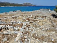 La ville d’Agios Nikolaos en Crète. Le site archéologique de Priniatikos Pyrgos (auteur Olaf Tausch). Cliquer pour agrandir l'image.