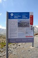 La ville d’Anogia en Crète. Panneau d'information du Nida. Cliquer pour agrandir l'image.
