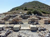 La ville d’Archanès en Crète. Les ruines du temple d'Anemospilia (auteur Olaf Tausch). Cliquer pour agrandir l'image.