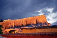 La ville d’Athènes en Grèce. L'Acropole vue du sud-est - Restaurant Os Vakchos. Cliquer pour agrandir l'image.
