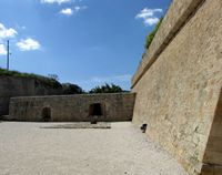 Les fortifications d’Héraklion en Crète. La piazza bassa du bastion Vitturi (auteur Kalliavlc). Cliquer pour agrandir l'image.