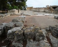 Le palais de Cnossos à Héraklion en Crète. L'entrée de l'ouest. Cliquer pour agrandir l'image.
