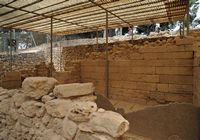 Le palais de Cnossos à Héraklion en Crète. Sanctuaire des haches bipennes. Cliquer pour agrandir l'image.