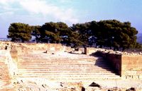 Le palais de Cnossos à Héraklion en Crète. Escalier d'accès au théâtre. Cliquer pour agrandir l'image.