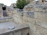 Le palais de Cnossos à Héraklion en Crète. L'atelier de lapidaire (auteur Olaf Tausch). Cliquer pour agrandir l'image.