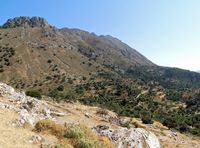 La côte nord de la commune d’Iérapétra en Crète. Le site archéologique de Vronda vu depuis le site d'Azorias (auteur Kevin Glowacki). Cliquer pour agrandir l'image.