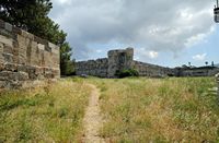 Le château Neratzia de Kos. L'enceinte intérieure. Cliquer pour agrandir l'image.