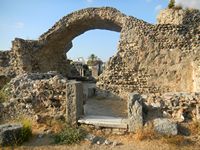 The Greco-Roman city of Kos - The Baths of western ancient city of Kos (author Elisa Triolo). Click to enlarge the image in Flickr (new tab).