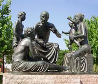 A cidade italiana de Cos - a estátua Hippocrate à Kos (autor Tedmek). Clicar para ampliar a imagem.