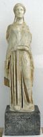 A cidade italiana de Cos - Estátua de Déméter ao Museu arqueológico de Kos (autor Tedmek). Clicar para ampliar a imagem.