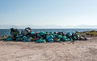 La ville de Lefkimi sur l’île de Corfou. Dépôt d'ordures à Kavos. Cliquer pour agrandir l'image.