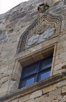 Fenster des Schloßes der Festung von Lindos in Rhodos. Klicken, um das Bild zu vergrößern.
