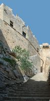 Treppe der Festung von Lindos in Rhodos. Klicken, um das Bild zu vergrößern.