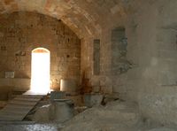 Paso arqueado de la fortaleza de Lindos en Rodas. Haga clic para ampliar la imagen.