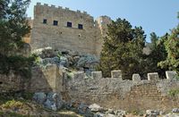 Wälle der Festung von Lindos in Rhodos. Klicken, um das Bild zu vergrößern.