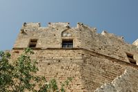 Wallen van de vesting van Lindos in Rhodos. Klikken om het beeld te vergroten.