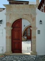 Casa de capitán de la vieja ciudad de Lindos en Rodas. Haga clic para ampliar la imagen.