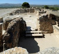 Le palais de Phaistos en Crète. Salle hypostyle de l'aile ouest. Cliquer pour agrandir l'image.