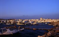 La ville de Naoussa à Paros. Le port. Cliquer pour agrandir l'image.