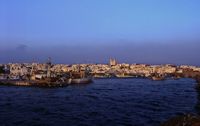 La ville de Naoussa à Paros. Le port. Cliquer pour agrandir l'image.