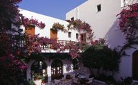 La ville de Naoussa à Paros. L'hôtel Kalypso. Cliquer pour agrandir l'image.