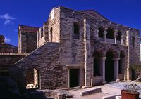 La ville de Parikia à Paros. La basilique de la Panaghia Ekatontapyliani. Cliquer pour agrandir l'image.