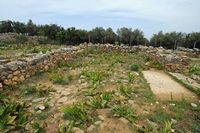 La ville de Pérama en Crète. Narthex des ruines de la basilique Sainte-Sophie de Panormos. Cliquer pour agrandir l'image.