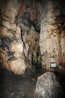 La ville de Pérama en Crète. Le fond de la grotte de Mélidoni. Cliquer pour agrandir l'image.