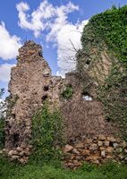 La ville de Platanias en Crète. Ruines de la tour du manoir des Da Molin à Alikianos (auteur C. Messier). Cliquer pour agrandir l'image.