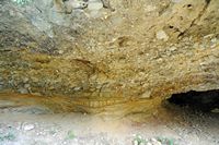 Le canton de Réthymnon en Crète. Abri sous roche dans les gorges de Myli. Cliquer pour agrandir l'image.