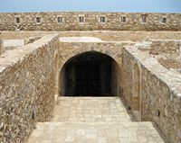 La forteresse de Réthymnon en Crète. Les entrepôts du nord et la poterne du nord (auteur Olaf Tausch). Cliquer pour agrandir l'image.