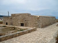 La forteresse de Réthymnon en Crète. Les entrepôts de la poterne du nord (auteur Olaf Tausch). Cliquer pour agrandir l'image.