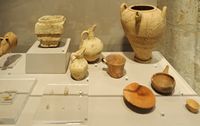 Le musée archéologique de Réthymnon en Crète. Poteries néo-palatiales de Zominthos. Cliquer pour agrandir l'image.