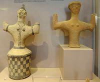Le musée archéologique de Réthymnon en Crète. Céramiques d'époque post-palatiale. Cliquer pour agrandir l'image.