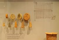 Le musée archéologique de Réthymnon en Crète. Pesons de métier à tisser d'époque hellénistique. Cliquer pour agrandir l'image.