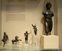 Le musée archéologique de Réthymnon en Crète. Bronzes d'époque romaine. Cliquer pour agrandir l'image.
