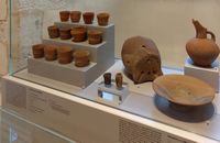 Le musée archéologique de Réthymnon en Crète. Artefacts d'époque pré-palatiale de Chamalevri (auteur Tomisti). Cliquer pour agrandir l'image.