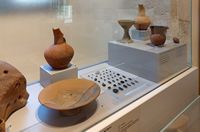 Le musée archéologique de Réthymnon en Crète. Artefacts d'époque pré-palatiale de Chamalevri (auteur Tomisti). Cliquer pour agrandir l'image.