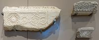 Le musée archéologique de Réthymnon en Crète. Fragments d'architecture de l'église Sainte-Irène à Viran Episkopi (auteur Tomisti). Cliquer pour agrandir l'image.